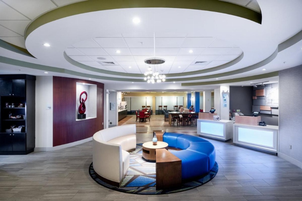 Holiday Inn Express & Suites Lakeland South Image 20