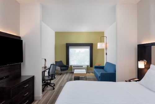 Holiday Inn Express & Suites Lakeland South image 32