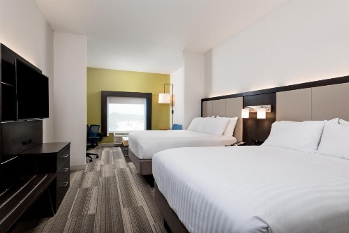 Holiday Inn Express & Suites Lakeland South image 4