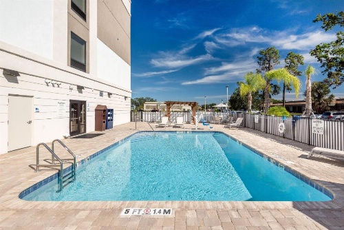 Holiday Inn Express & Suites Lakeland South image 7